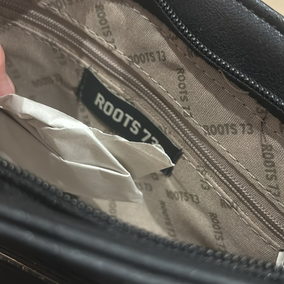 New with tags Roots 73 crossover purse - Picture 4 of 5